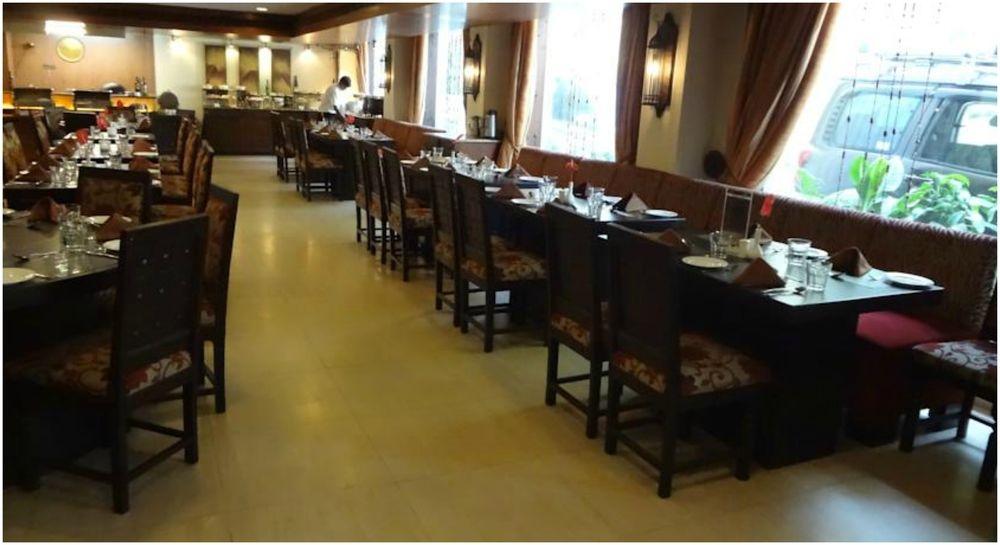 Goldfinch Hotel Mumbai Bagian luar foto