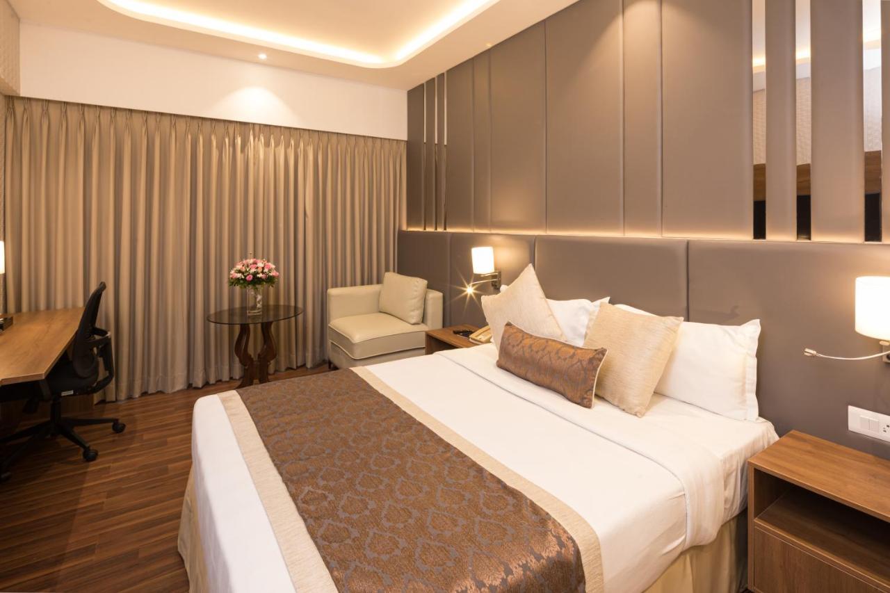 Goldfinch Hotel Mumbai Bagian luar foto