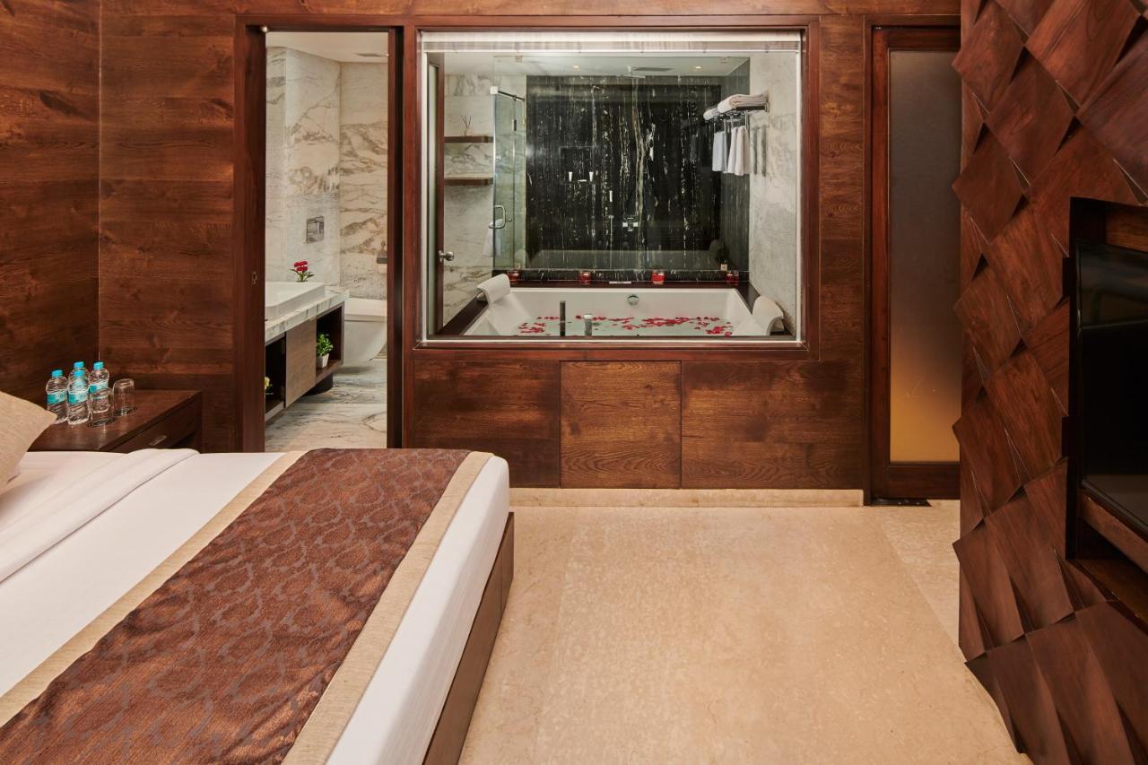 Goldfinch Hotel Mumbai Bagian luar foto