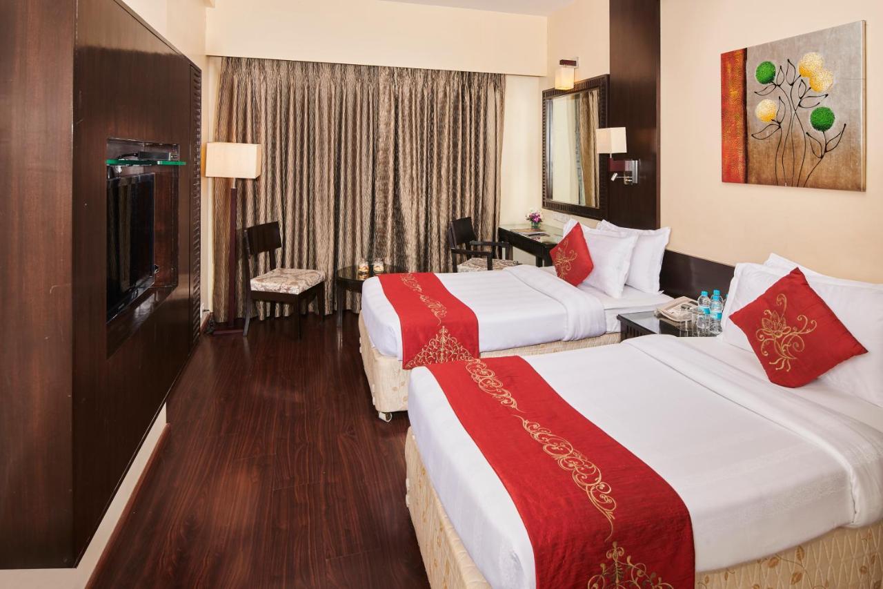 Goldfinch Hotel Mumbai Bagian luar foto