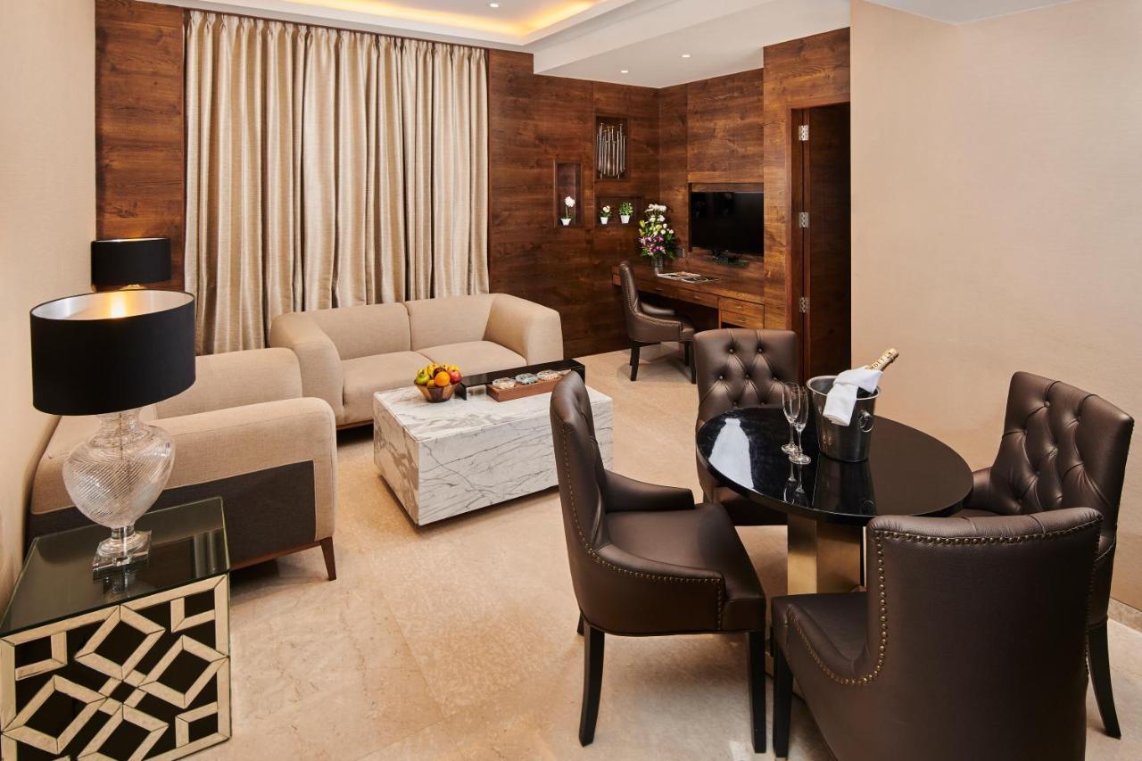 Goldfinch Hotel Mumbai Bagian luar foto