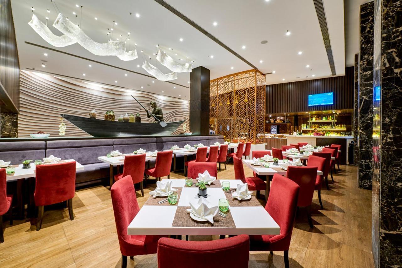 Goldfinch Hotel Mumbai Bagian luar foto