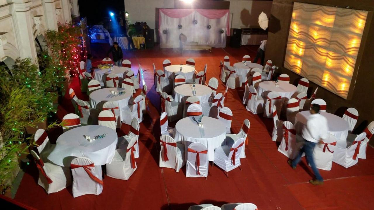 Goldfinch Hotel Mumbai Bagian luar foto