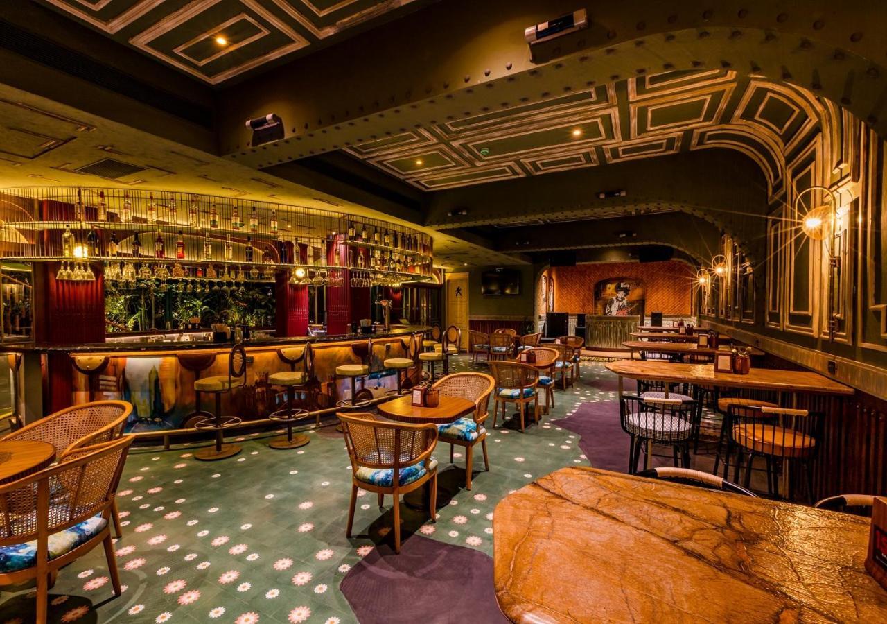 Goldfinch Hotel Mumbai Bagian luar foto