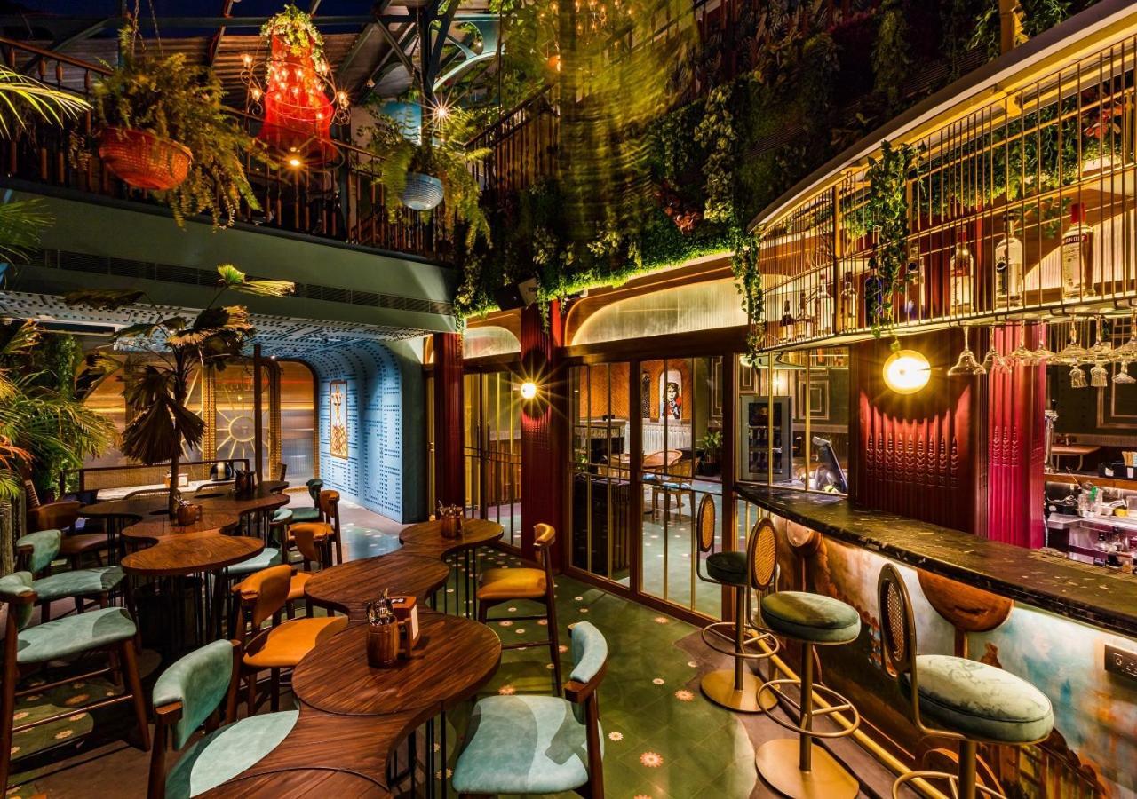Goldfinch Hotel Mumbai Bagian luar foto