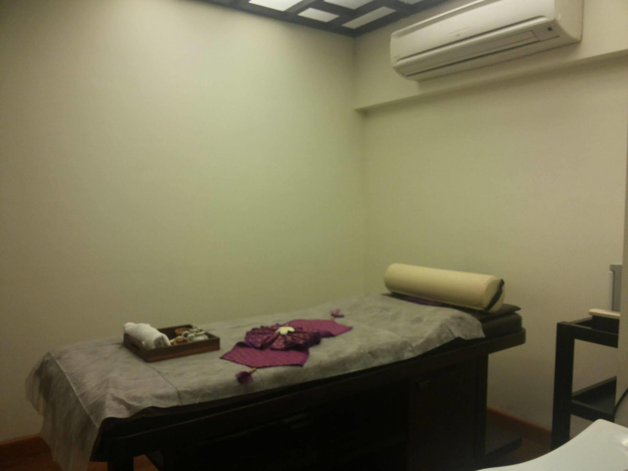 Goldfinch Hotel Mumbai Bagian luar foto
